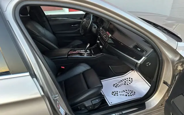 BMW Seria 5 525d xDrive Sport-Aut