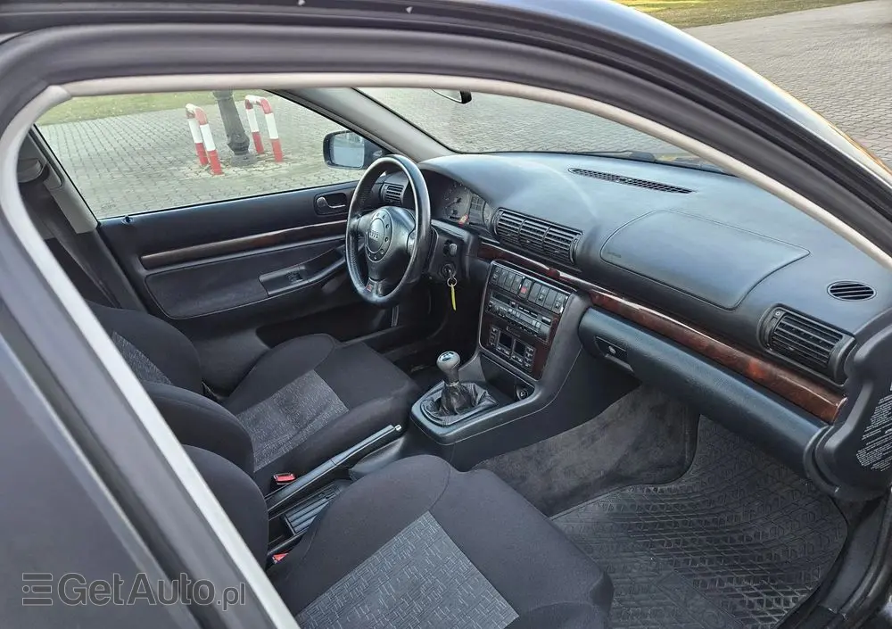 AUDI A4 Limousine 2.6