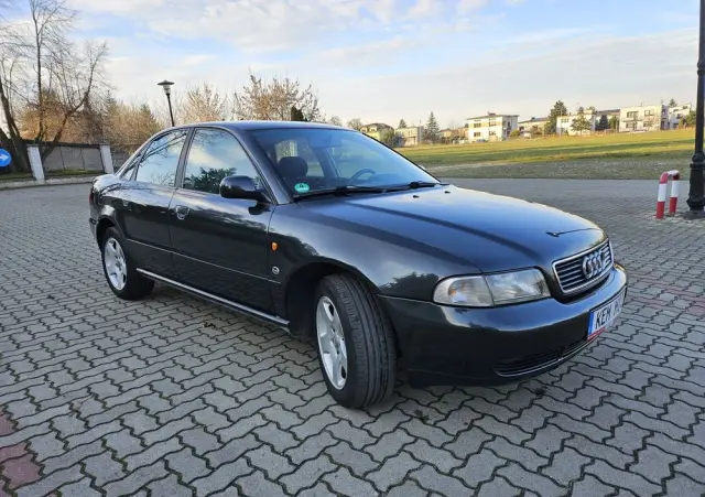 AUDI A4 Limousine 2.6