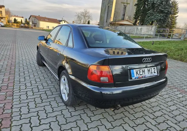 AUDI A4 Limousine 2.6