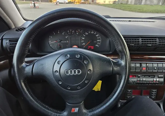 AUDI A4 Limousine 2.6