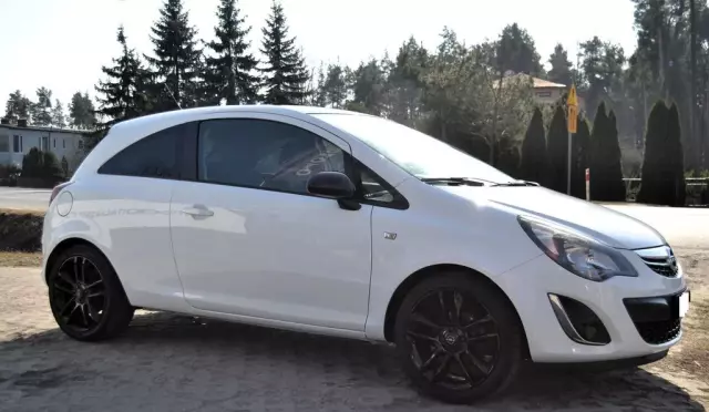 OPEL Corsa 