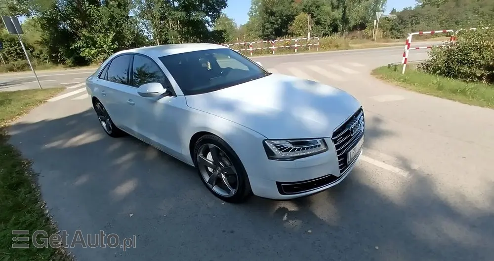 AUDI A8 4.2 TDI DPF (clean diesel) quattro tiptronic