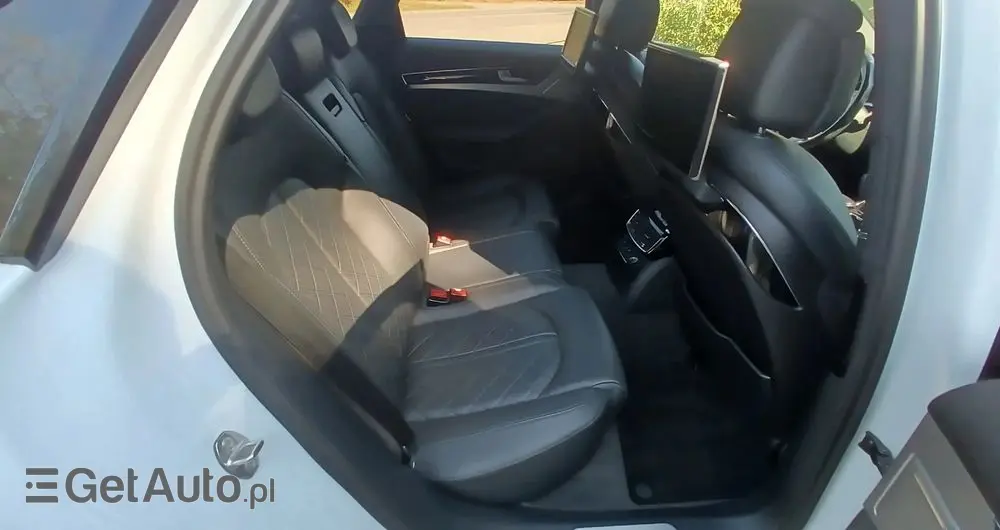 AUDI A8 4.2 TDI DPF (clean diesel) quattro tiptronic