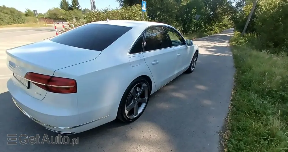 AUDI A8 4.2 TDI DPF (clean diesel) quattro tiptronic