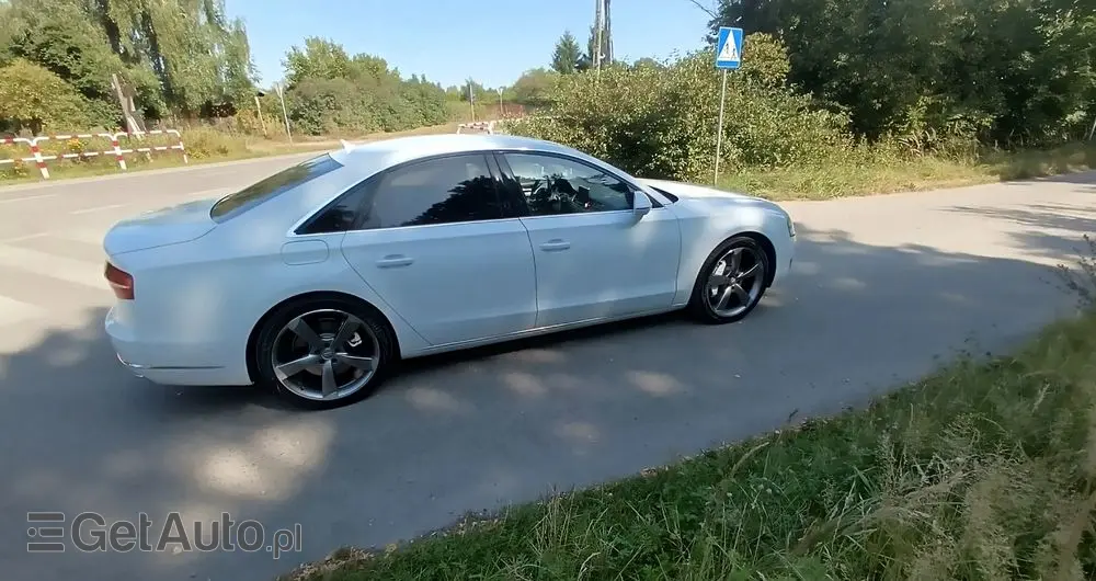 AUDI A8 4.2 TDI DPF (clean diesel) quattro tiptronic