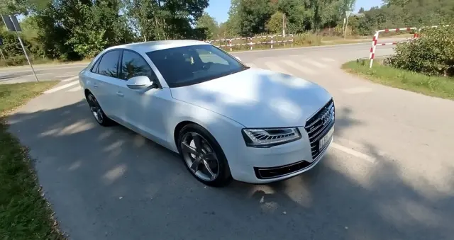 AUDI A8 4.2 TDI DPF (clean diesel) quattro tiptronic