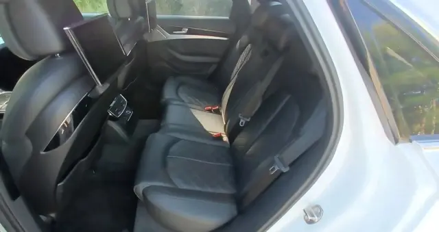 AUDI A8 4.2 TDI DPF (clean diesel) quattro tiptronic