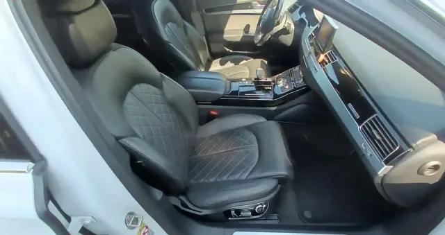 AUDI A8 4.2 TDI DPF (clean diesel) quattro tiptronic