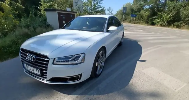 AUDI A8 4.2 TDI DPF (clean diesel) quattro tiptronic