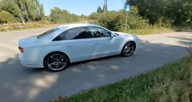 AUDI A8 4.2 TDI DPF (clean diesel) quattro tiptronic