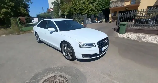 AUDI A8 4.2 TDI DPF (clean diesel) quattro tiptronic