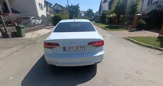 AUDI A8 4.2 TDI DPF (clean diesel) quattro tiptronic