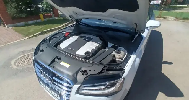 AUDI A8 4.2 TDI DPF (clean diesel) quattro tiptronic