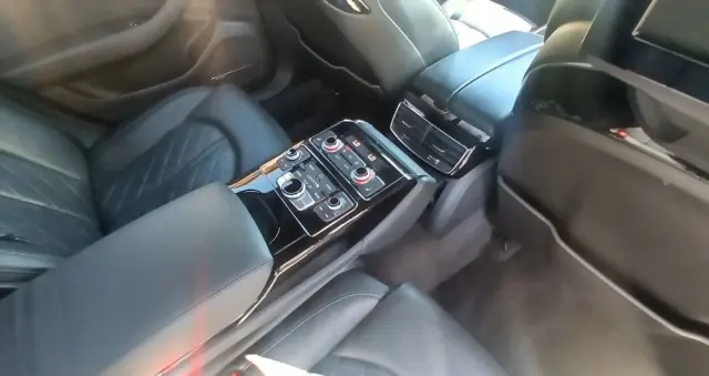 AUDI A8 4.2 TDI DPF (clean diesel) quattro tiptronic