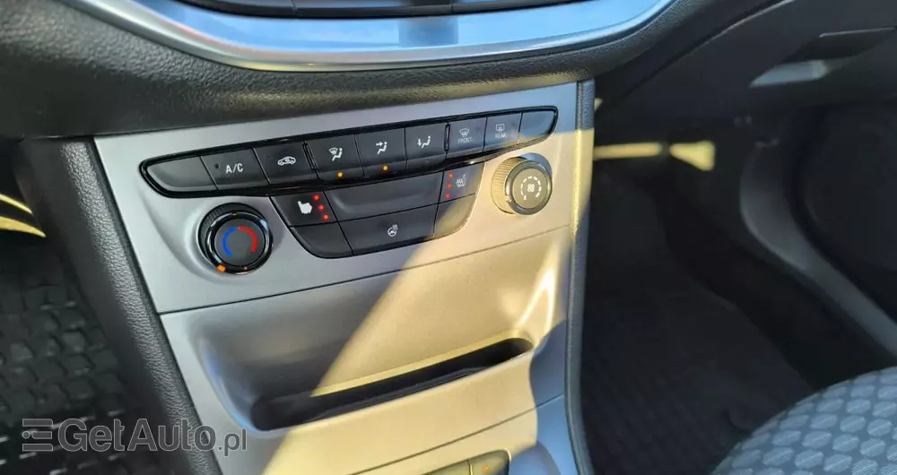 OPEL Astra 1.4 Turbo Active