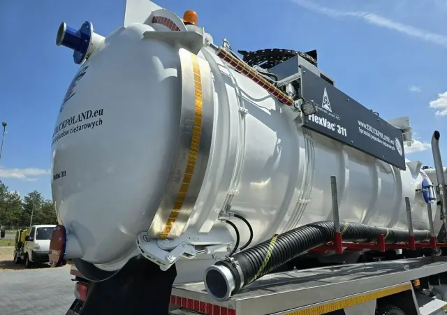 SCANIA Larsen FlexVac 311 Ładowarka próżniowa ssąca 