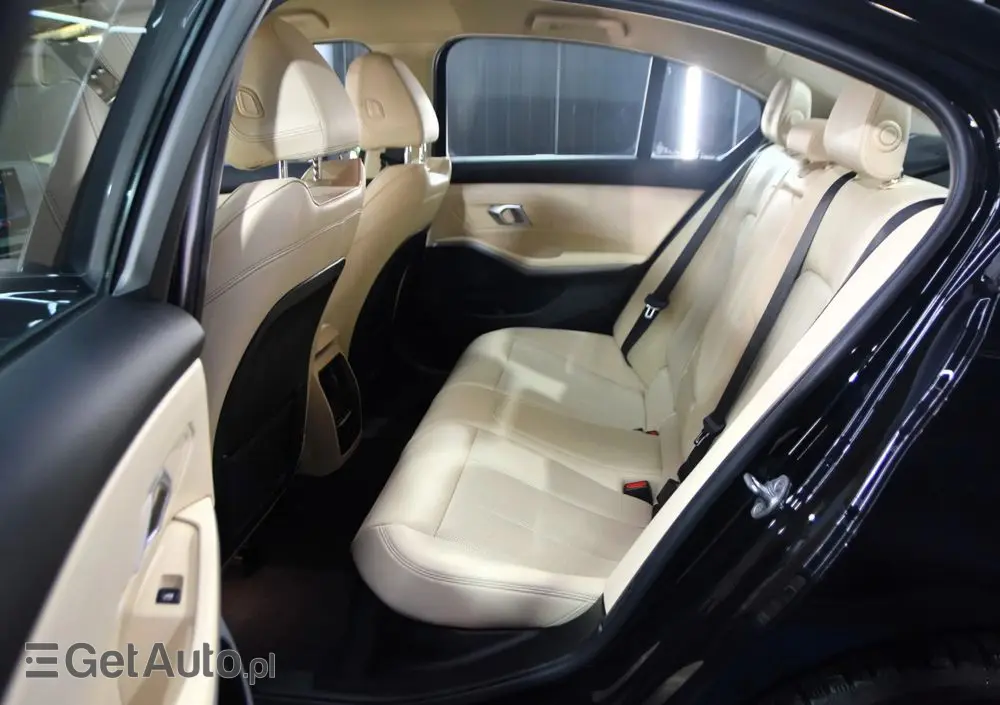 BMW Seria 3 318i M Sport