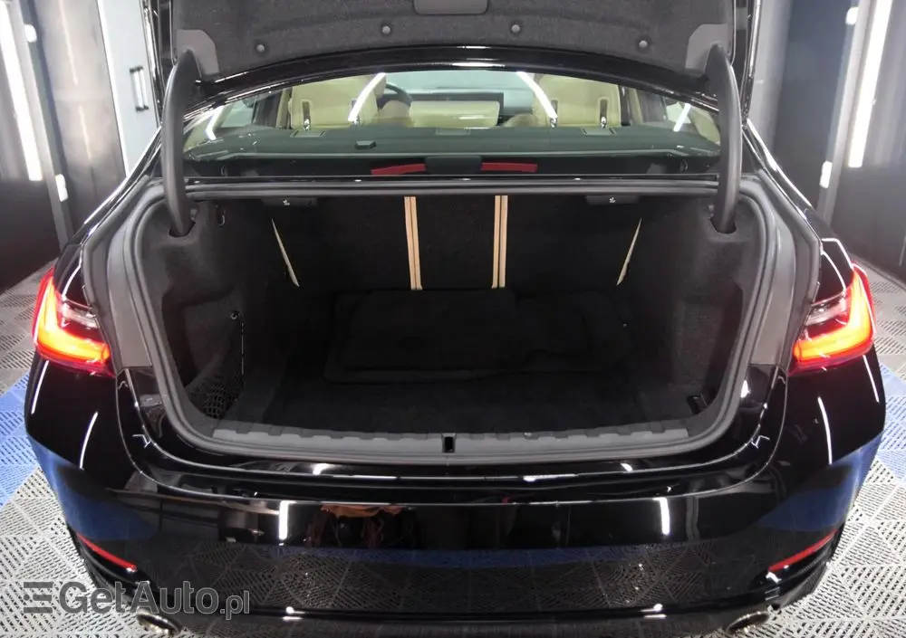 BMW Seria 3 318i M Sport