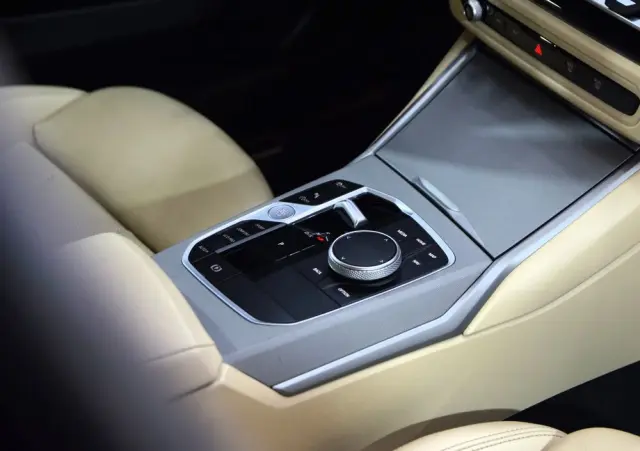 BMW Seria 3 318i M Sport