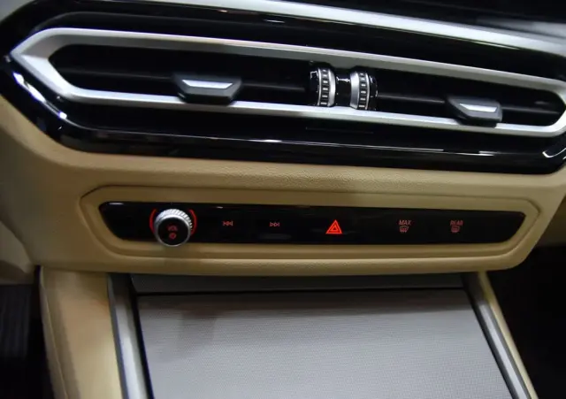 BMW Seria 3 318i M Sport