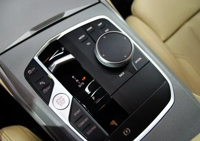 BMW Seria 3 318i M Sport