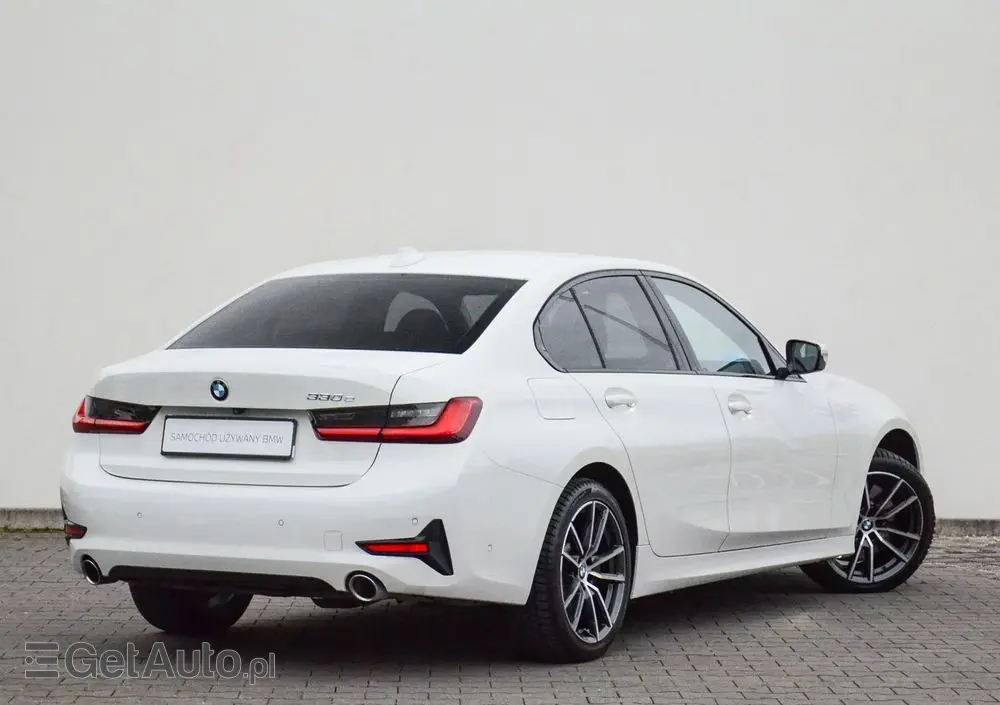 BMW Seria 3 330e Sport Line