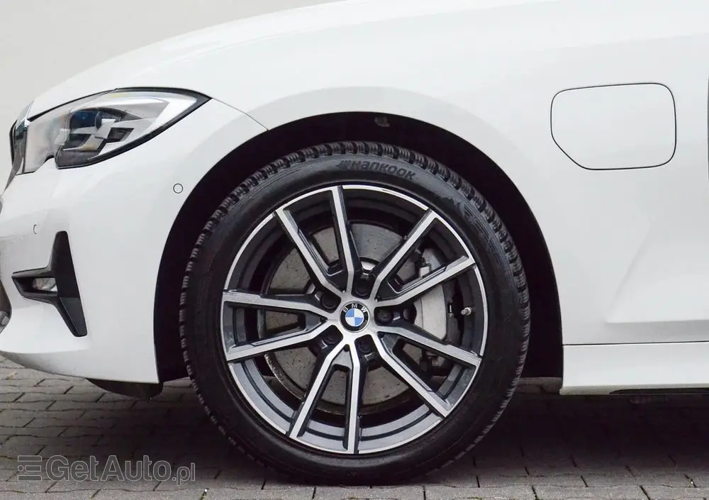 BMW Seria 3 330e Sport Line