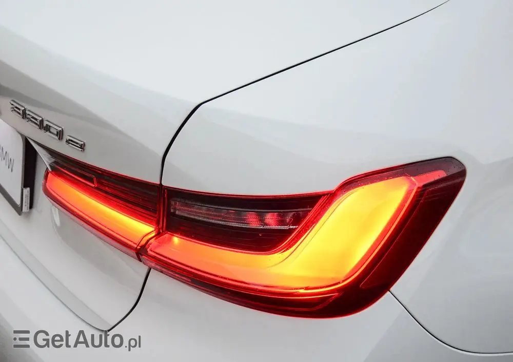 BMW Seria 3 330e Sport Line