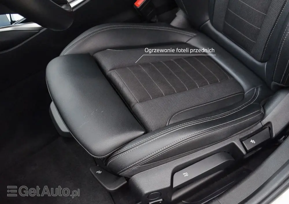 BMW Seria 3 330e Sport Line