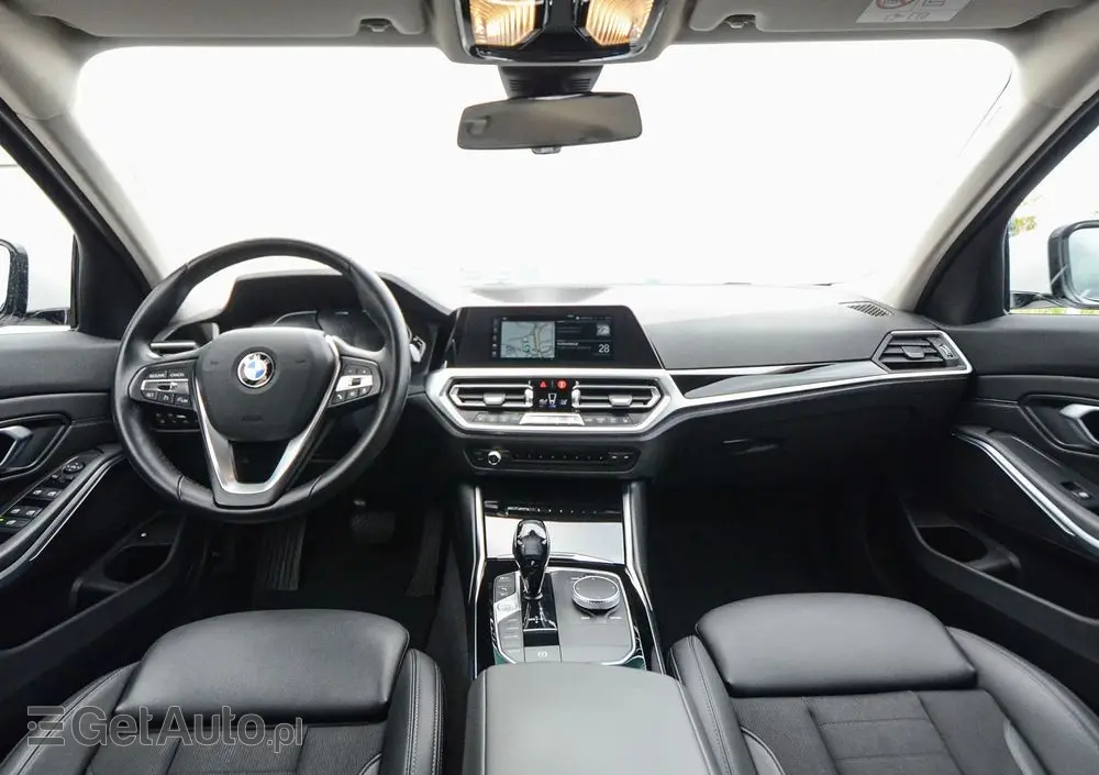 BMW Seria 3 330e Sport Line