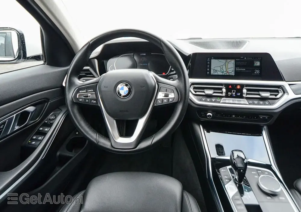 BMW Seria 3 330e Sport Line