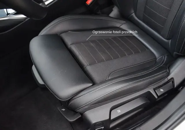 BMW Seria 3 330e Sport Line