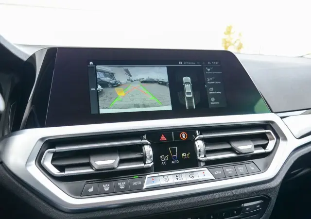 BMW Seria 3 330e Sport Line