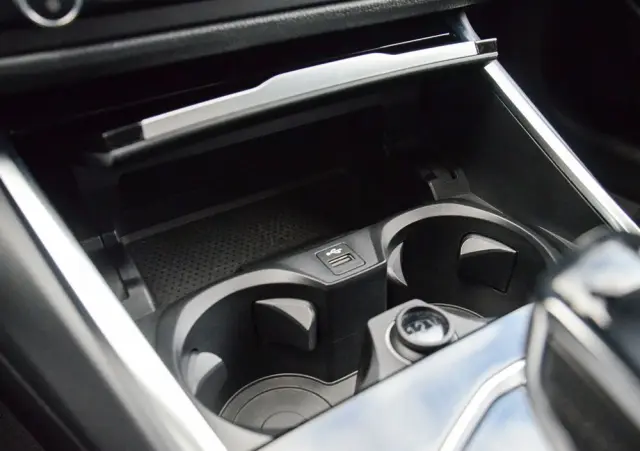 BMW Seria 3 330e Sport Line