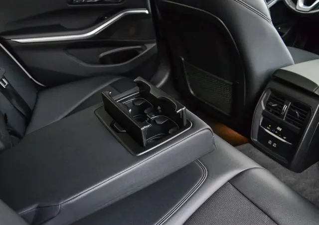 BMW Seria 3 330e Sport Line