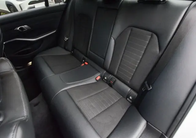 BMW Seria 3 330e Sport Line