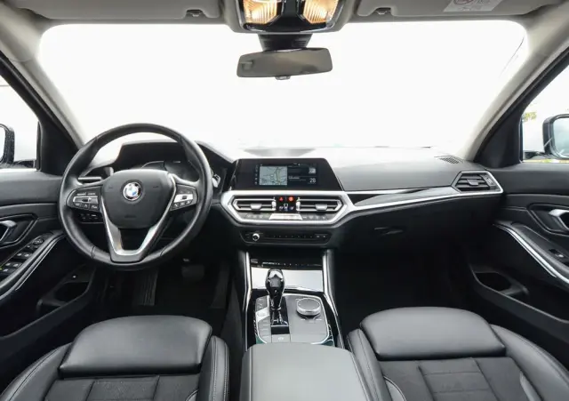 BMW Seria 3 330e Sport Line