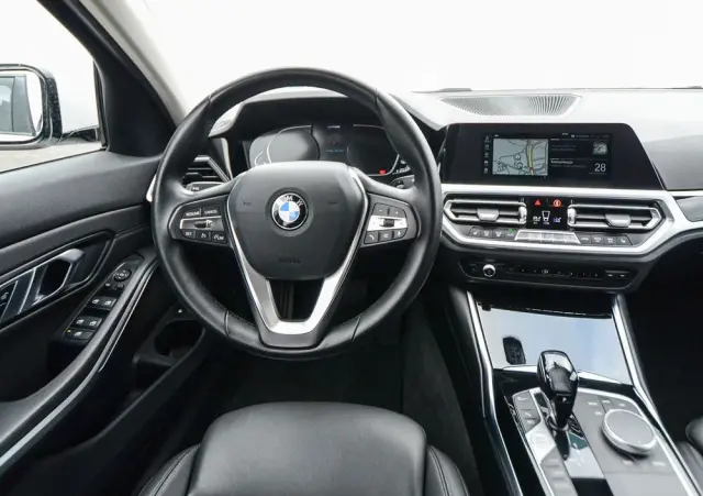 BMW Seria 3 330e Sport Line