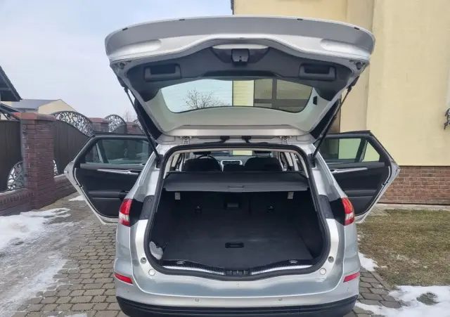 FORD Mondeo SW Ver-2-0-tdci-start--stopp-powershift--aut-business-edition