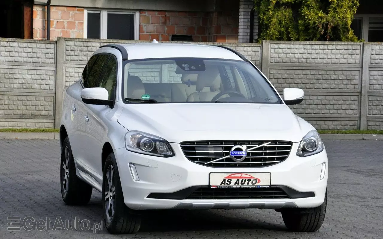 VOLVO XC 60 D4 Drive-E Momentum