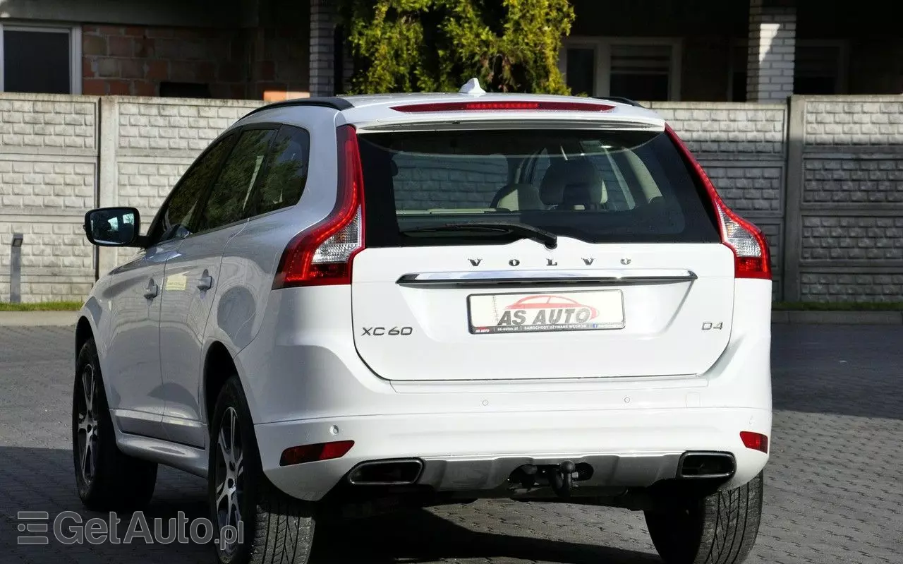 VOLVO XC 60 D4 Drive-E Momentum