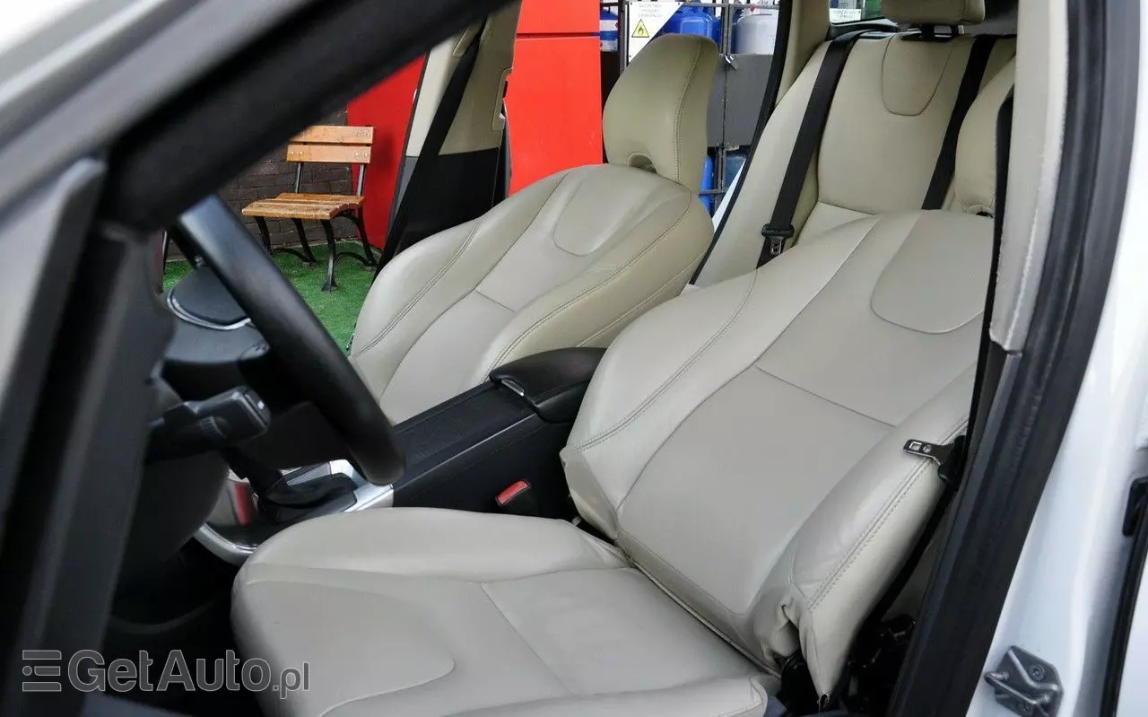 VOLVO XC 60 D4 Drive-E Momentum