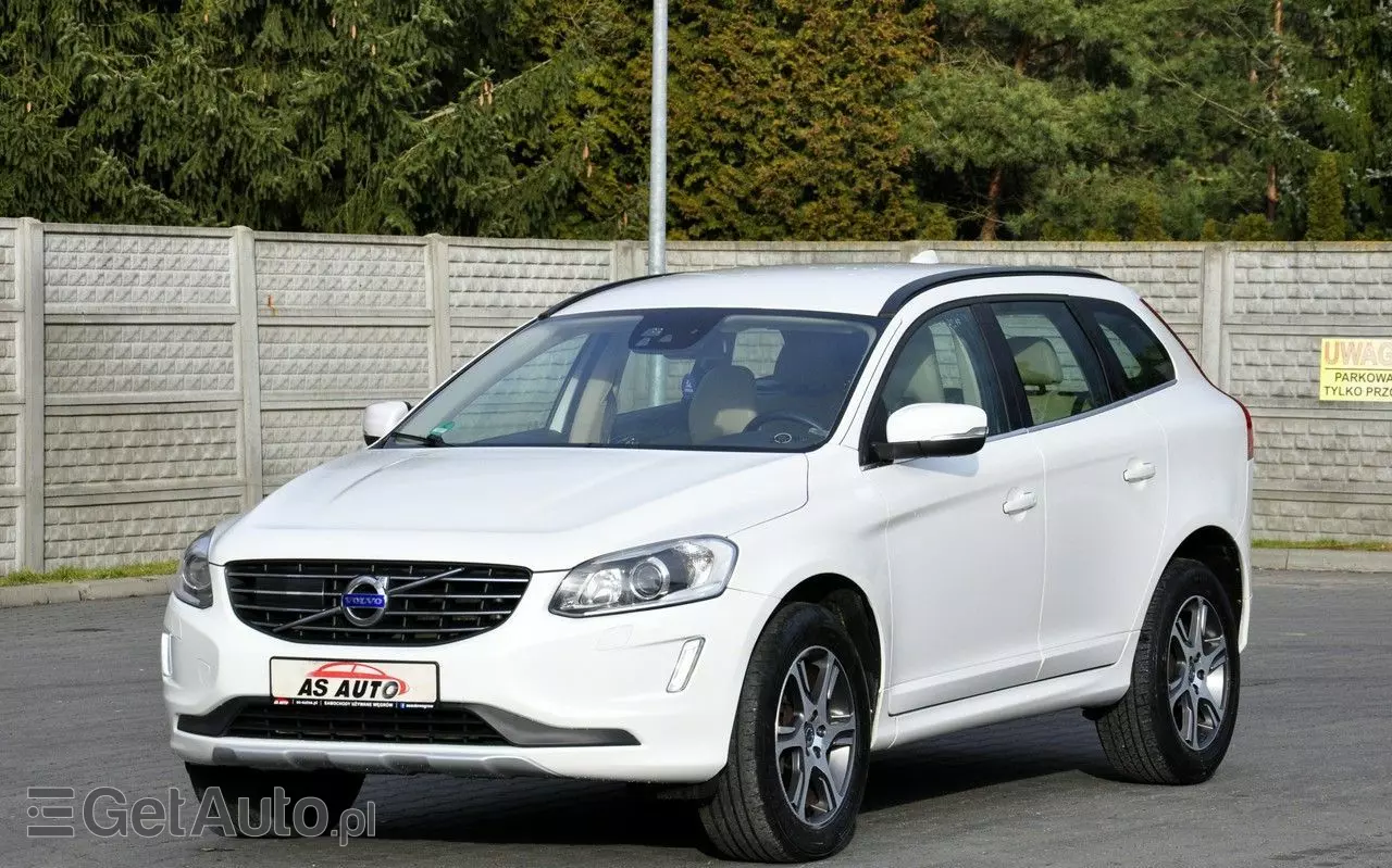 VOLVO XC 60 D4 Drive-E Momentum