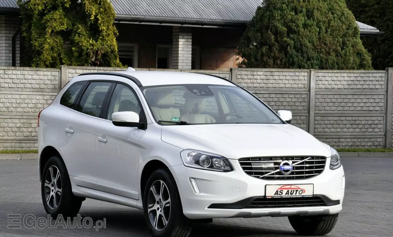VOLVO XC 60 D4 Drive-E Momentum