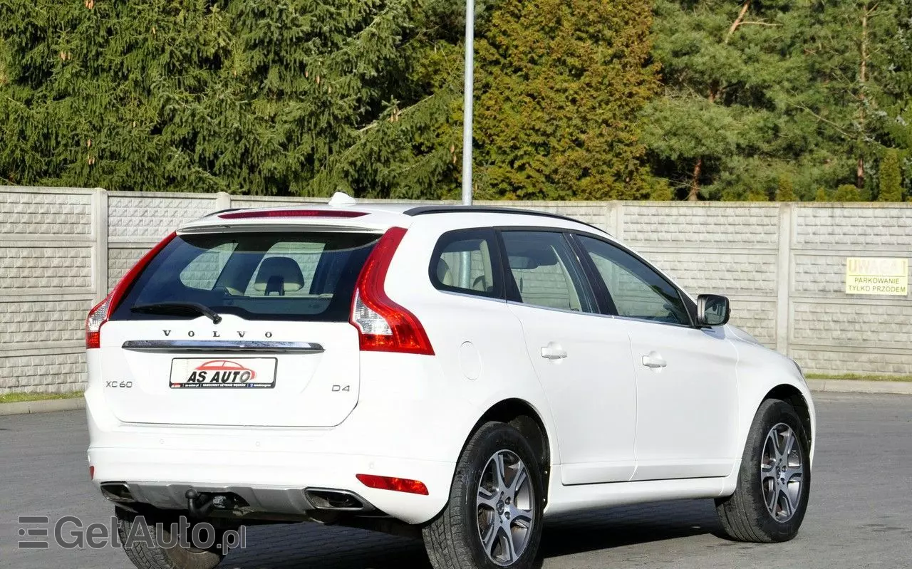 VOLVO XC 60 D4 Drive-E Momentum