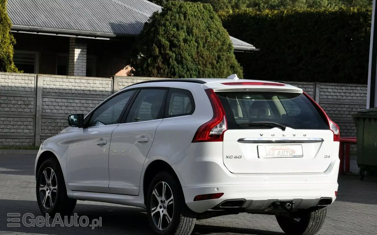 VOLVO XC 60 D4 Drive-E Momentum