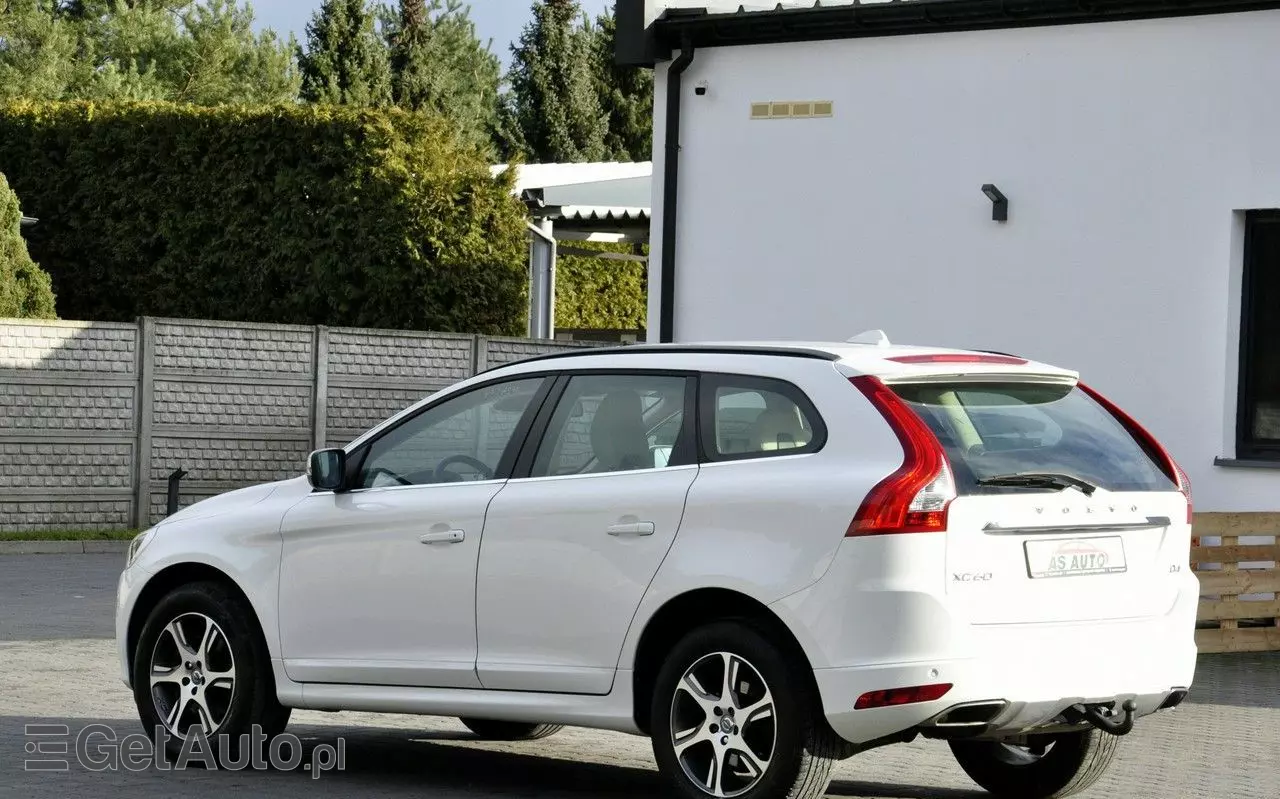 VOLVO XC 60 D4 Drive-E Momentum