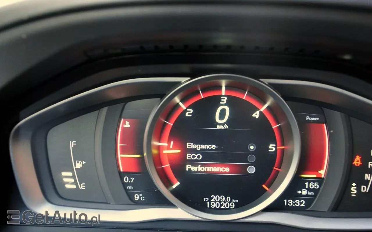 VOLVO XC 60 D4 Drive-E Momentum