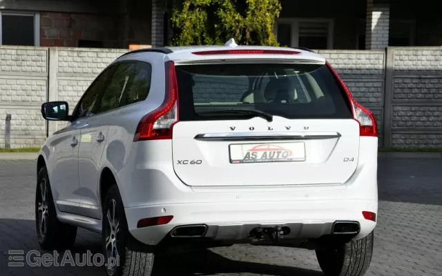 VOLVO XC 60 D4 Drive-E Momentum